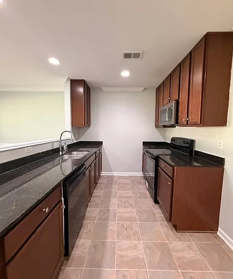 317 Blythe Creek Dr — Photo 10