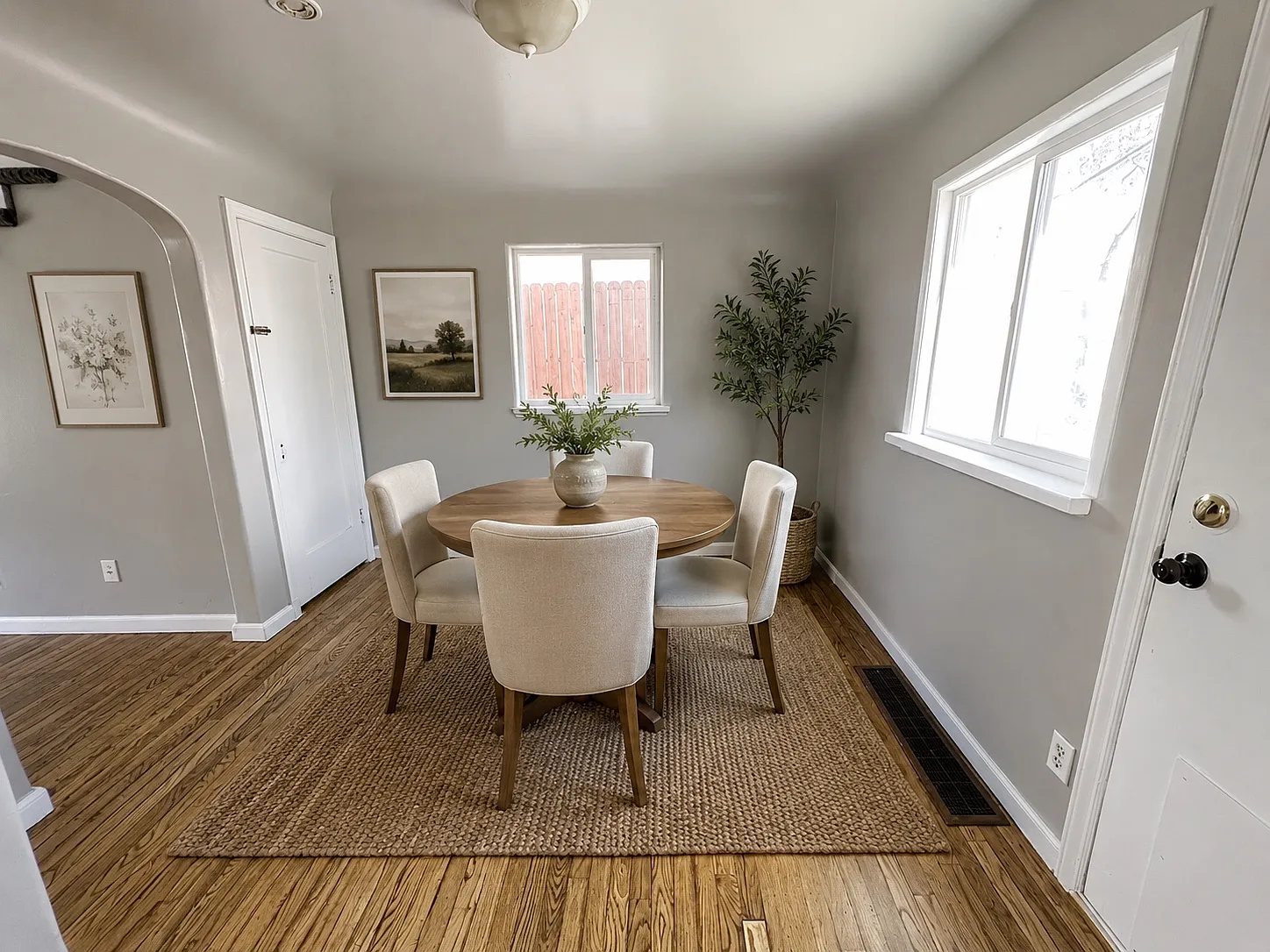 208 Mount Rose St — Photo 2