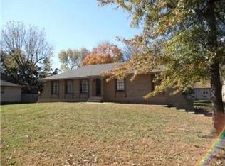 6020 Hauser Dr, Shawnee, KS 66216