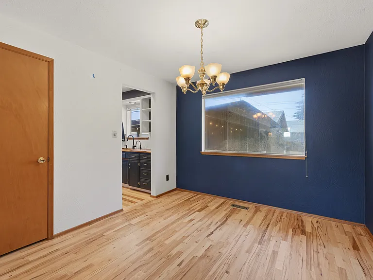 7026 S Prospect St — Photo 5