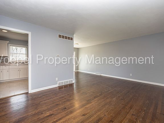 4th image of 13121 Ashland Ave