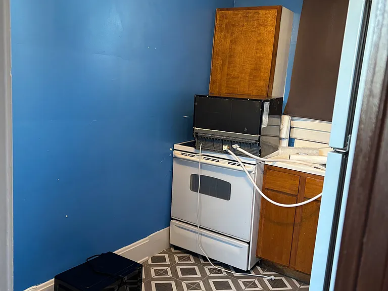 624 Probasco St — Photo 2