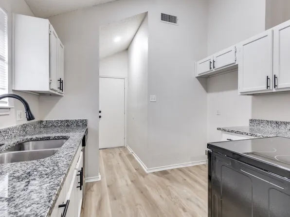 418 S Las Vegas Trl, Fort Worth, TX