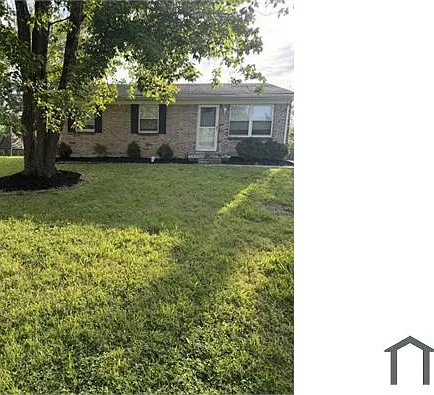 3 bed, 1000 sqft, $1,936 — Photo 2