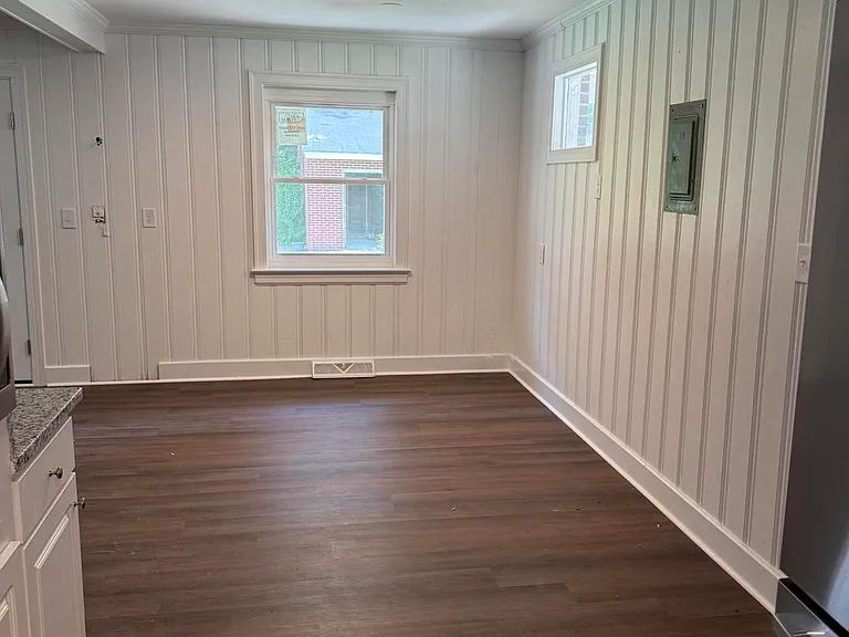 511 Dale St SW — Photo 4