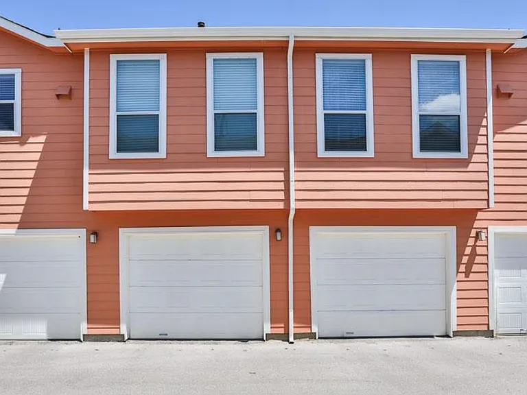 1601 Miriam Ave #301 — Photo 24