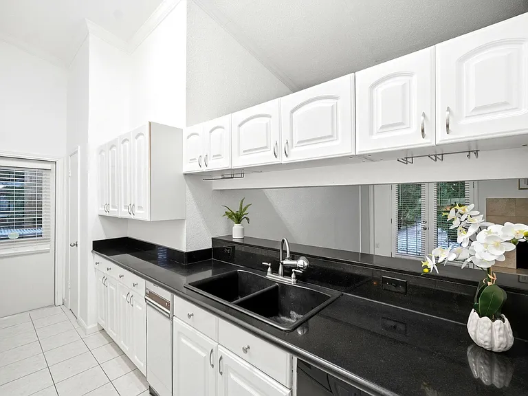 2425 Augusta Dr #22 — Photo 15