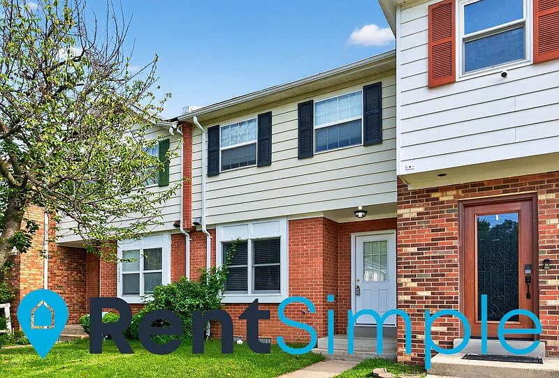 3 bed, 2.5 bath, 1242 sqft, $2,445 — Photo 2