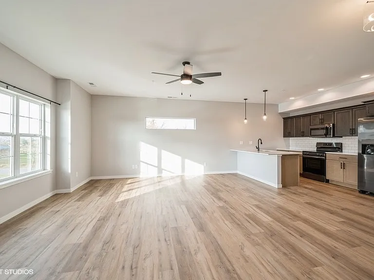 Rookwood Commons — Photo 12