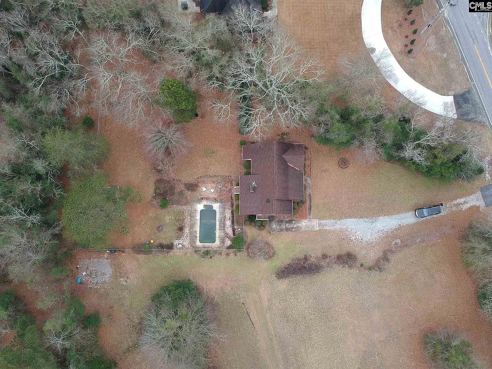 2nd image of 535 Barr Rd