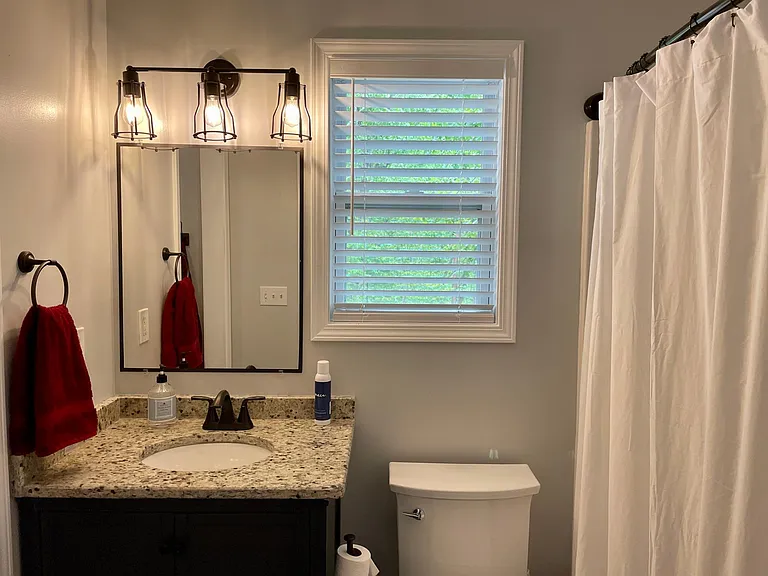 233 Lakeview Cir — Photo 17