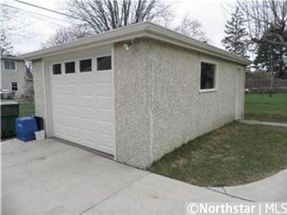 4th image of 1226 Shryer Ave W