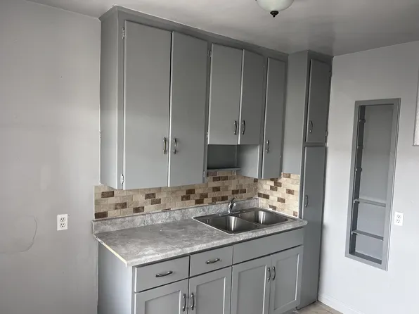 10817 S Figueroa St, Los Angeles, CA 90061