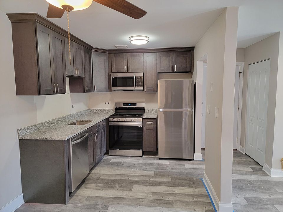 1st image of 9S125 Lake Dr