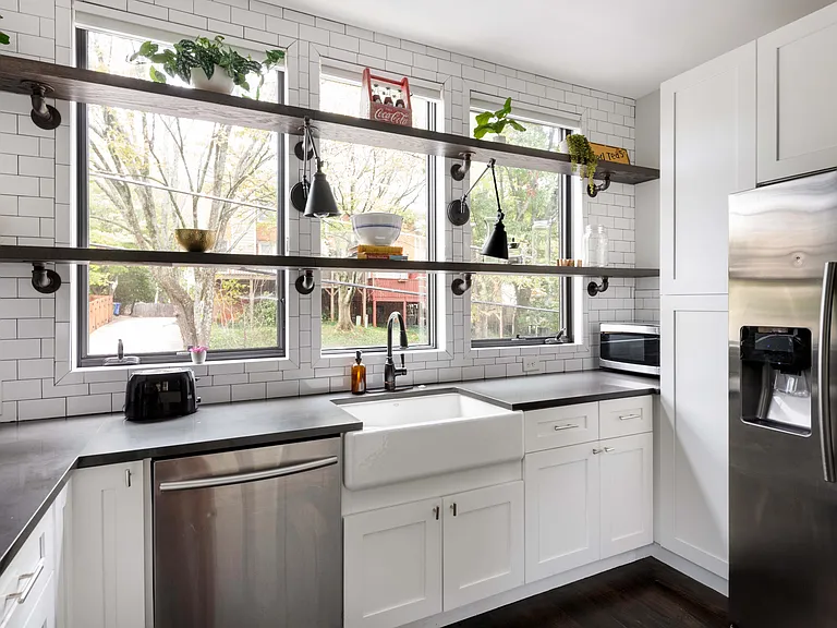 682 Barnett St NE — Photo 14