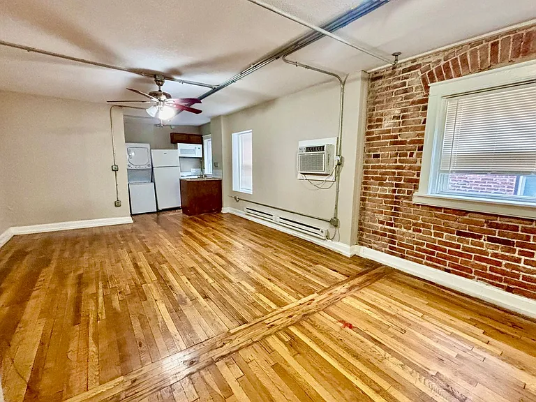 Studios On Broadway — Photo 7