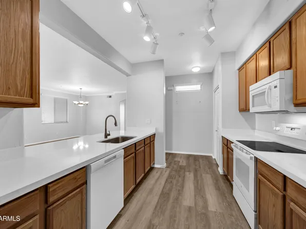 955 E KNOX Road #110, Chandler, AZ 85225