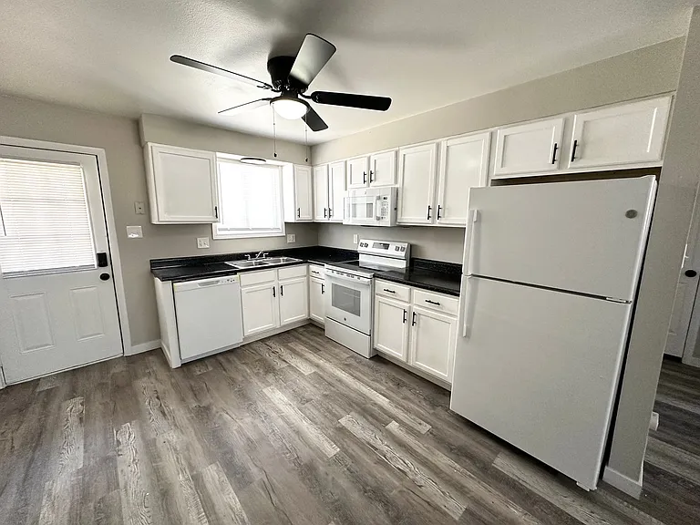 4338 N Chestnut St. — Photo 4