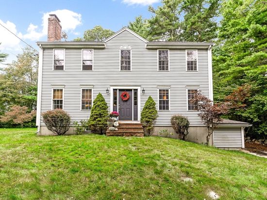 125 Gidley Town Rd, Dartmouth, MA 02747