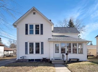 1010 S Algoma St, New London, WI 54961