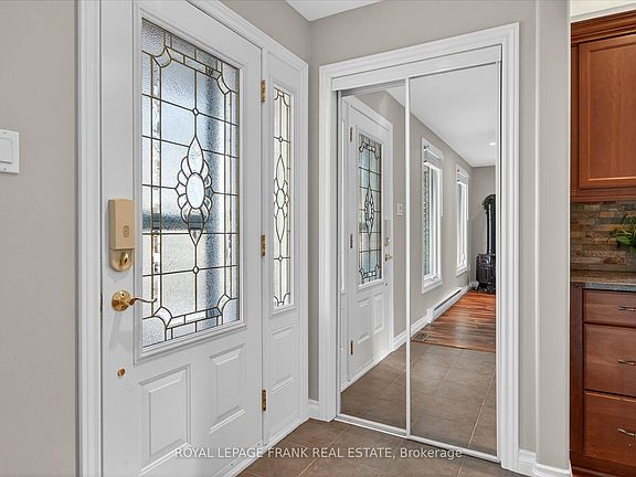 3rd image of 2139 Springwood Rd