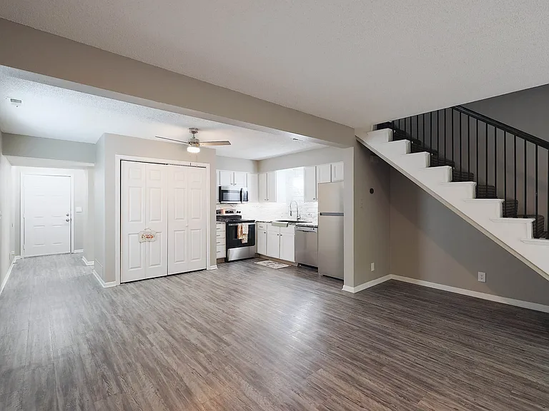 Chestnut Heights Townhomes — Photo 22
