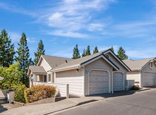 2016 Stonefield Ln, Santa Rosa, CA 95403