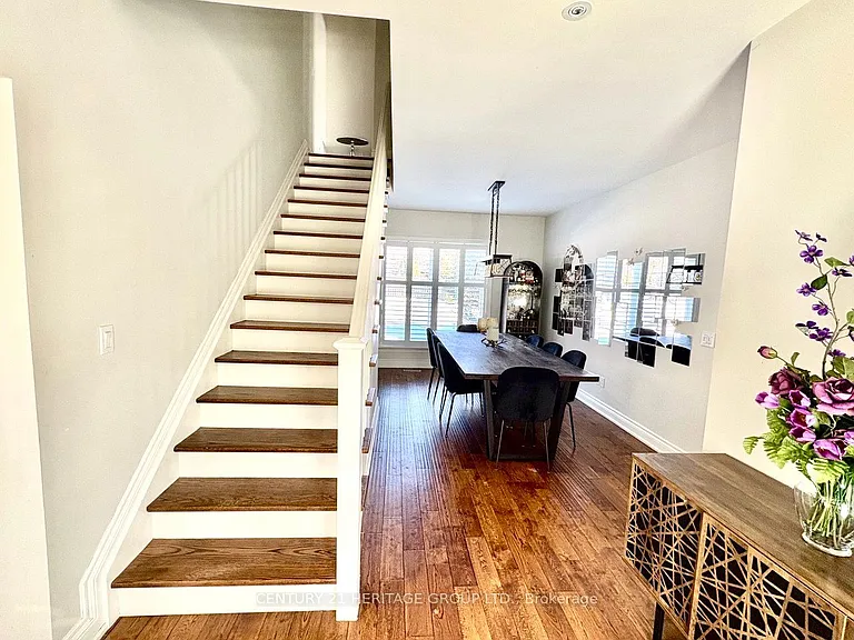 22 Cedar Cres #MAIN — Photo 15