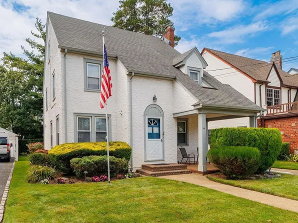 96 Jackson Avenue, Rockville Centre, NY 11570