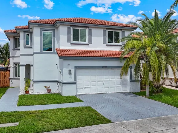 15585 SW 112th Way, Miami, FL 33196
