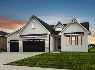17563 Brookview Dr, Urbandale, IA 50323