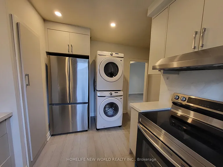 118 Cartier Cres #UPPER — Photo 6
