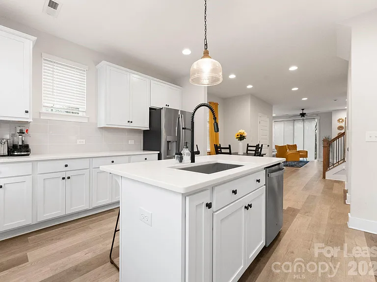 648 W End Dr — Photo 18