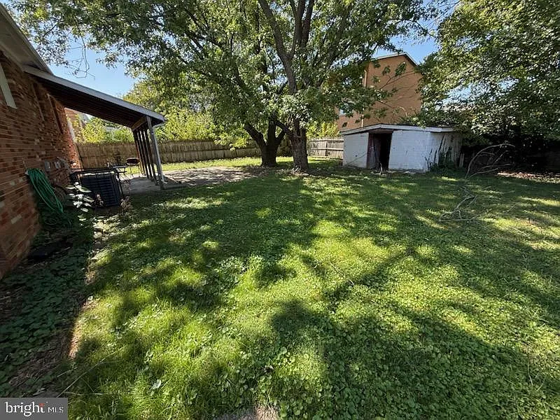 5 bed, 2.5 bath, 1134 sqft, $3,100 — Photo 2