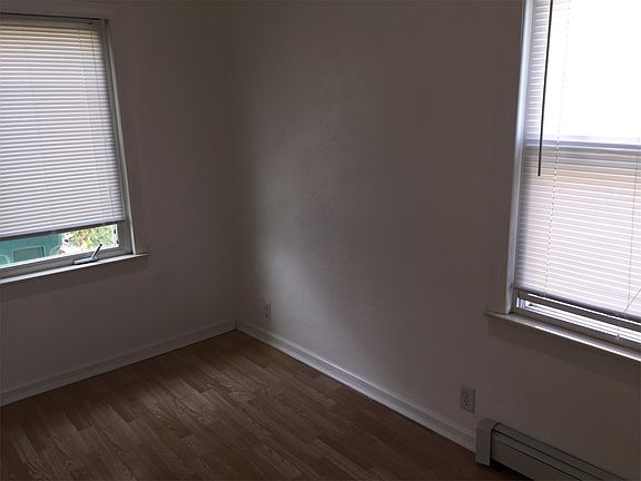 4th image of 504 W Lapeer St APT A