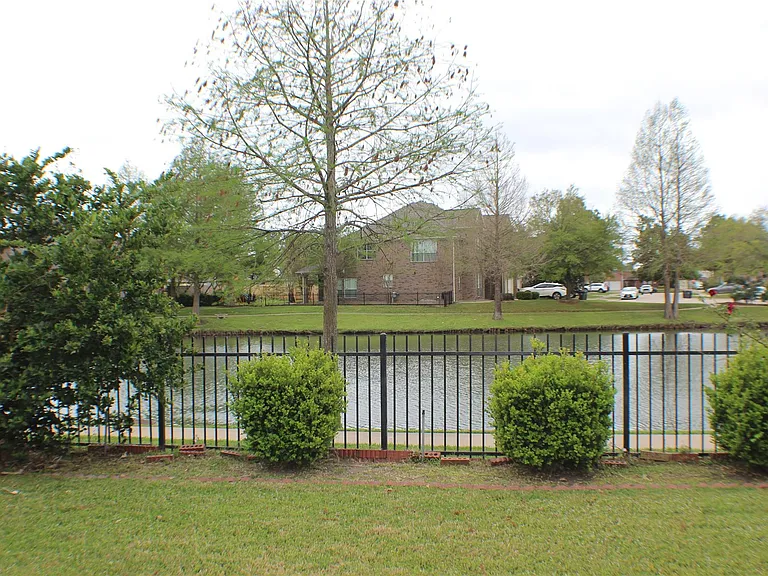 12231 Ashford Park Dr — Photo 46