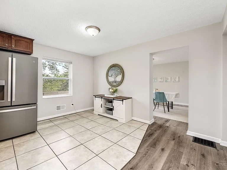 10624 Fallis Rd — Photo 24