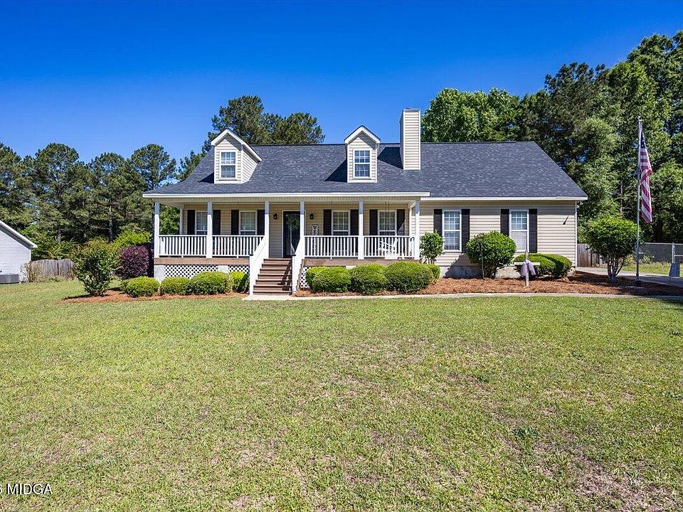 1st image of 129 Royal Ln