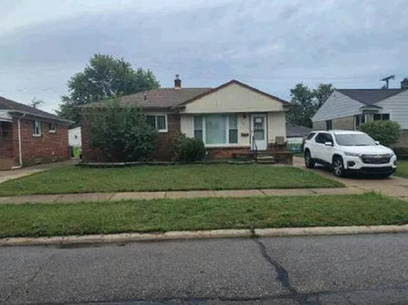 26130 Fernwood St, Roseville, MI 48066