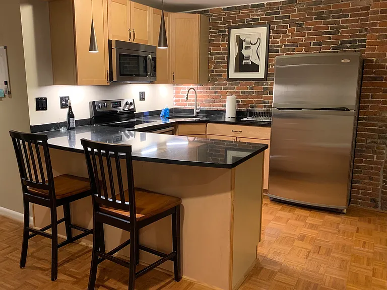 105 W Merrimack St #3 — Photo 2