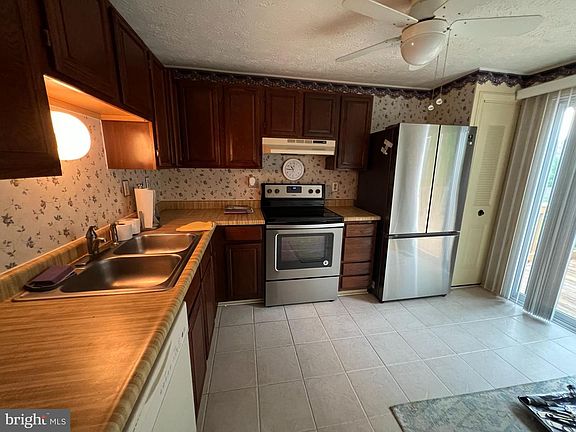 3rd image of 8356 Claremont Woods Dr