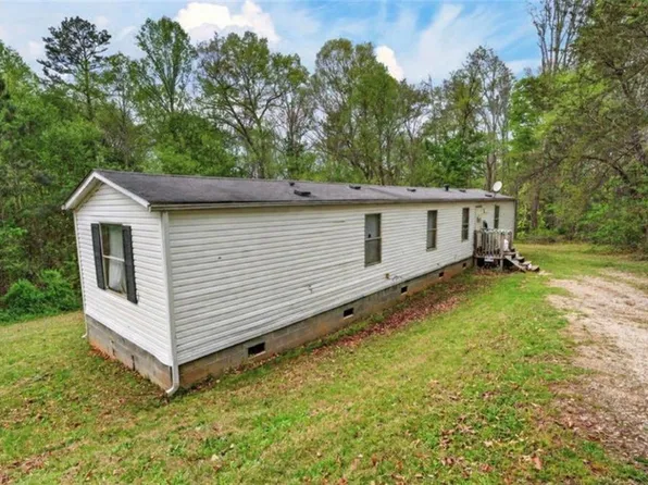 310 Southridge Dr, Mount Airy, NC 27030