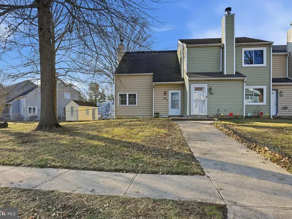 159 E Green Valley Cir, Newark, DE 19711