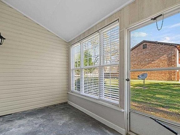 4th image of 731 Coventry Ln APT D