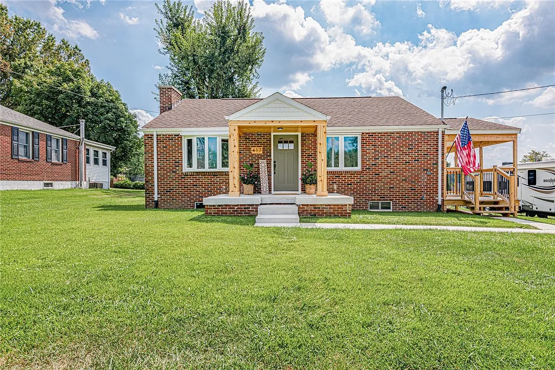 417 Edward St photo 1