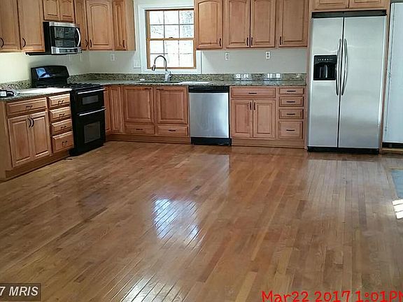Beautiful updated kitchen with great storage!