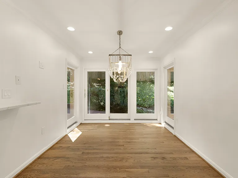 1318 Round Oak Ct — Photo 17