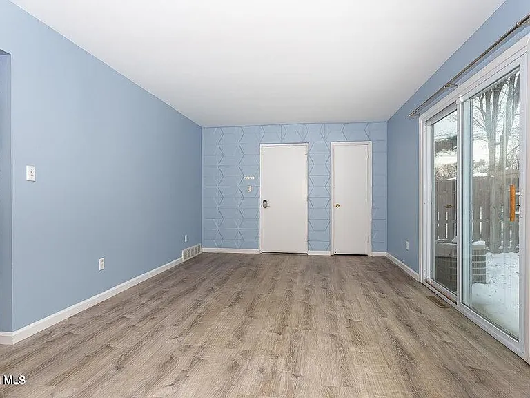 7 Elgin St #B — Photo 31