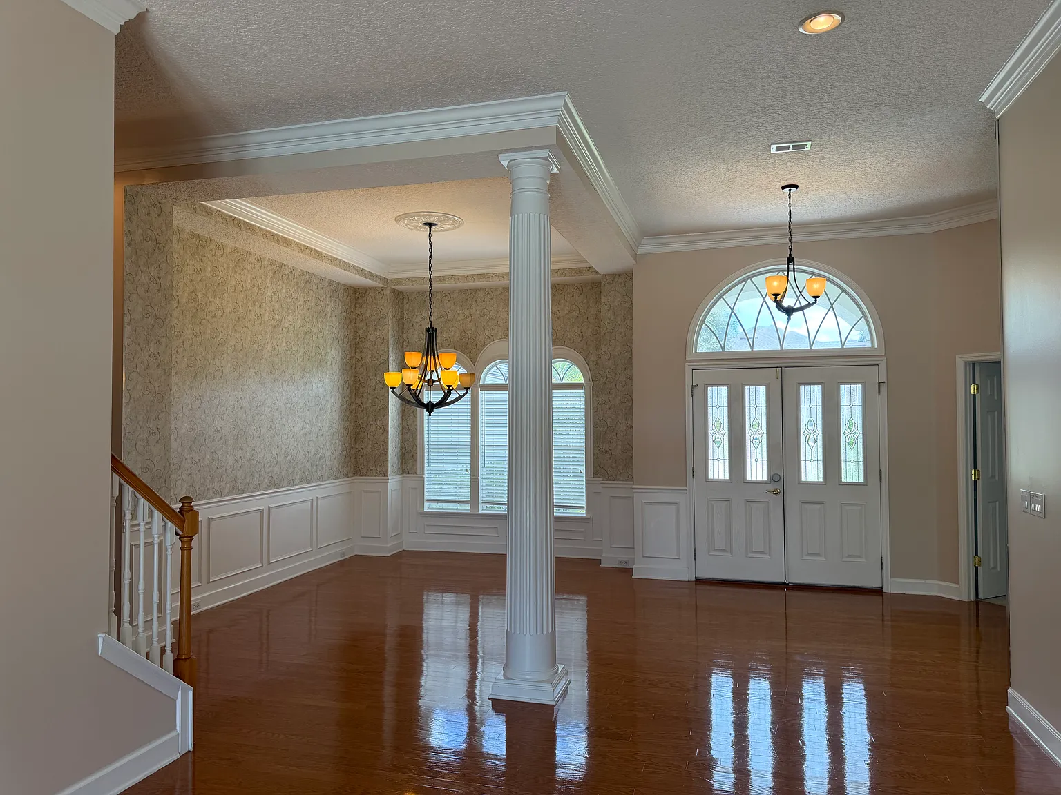 5 bed, 3900 sqft, $4,195 — Photo 3