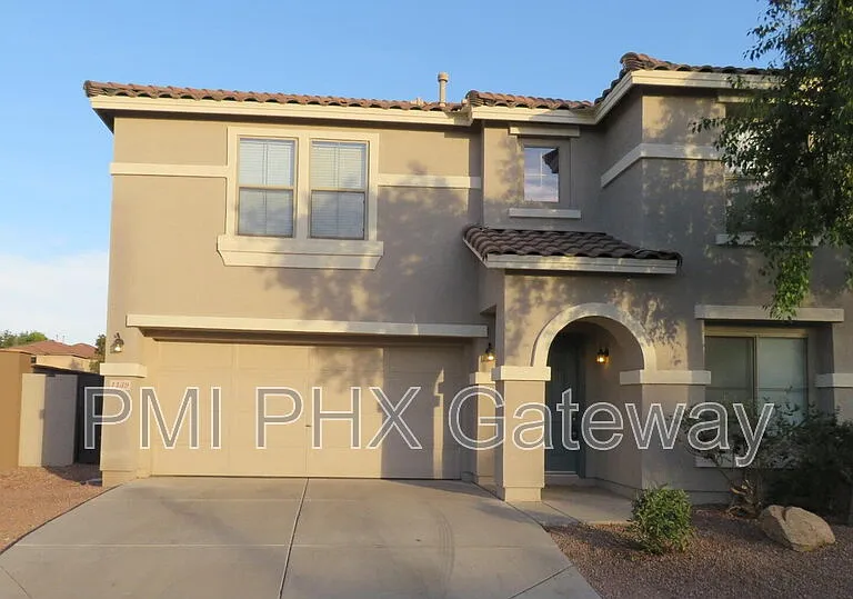 1139 E Lowell Ct — Photo 4